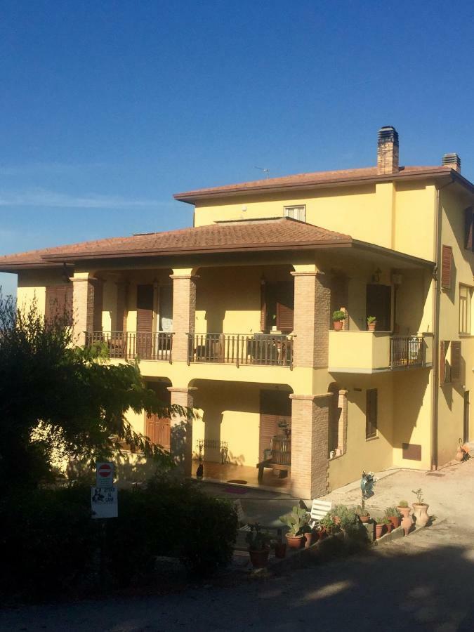 Il Girasole Apartment Castel Ritaldi Exterior foto