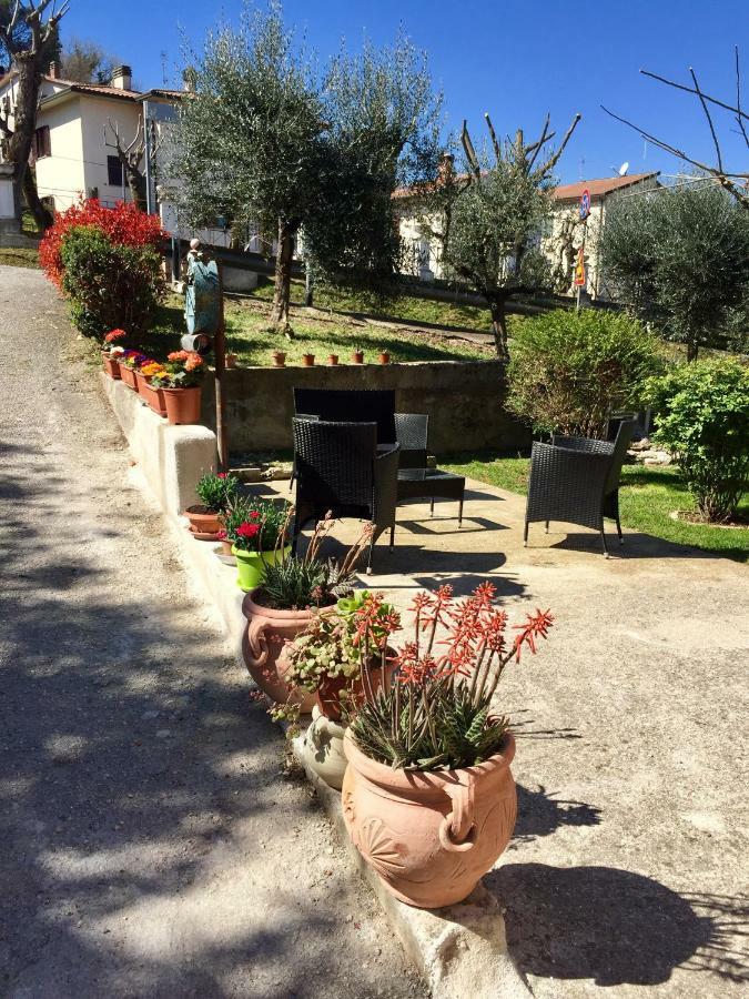 Il Girasole Apartment Castel Ritaldi Exterior foto