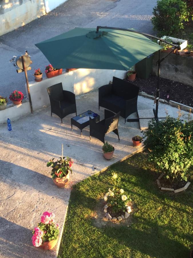 Il Girasole Apartment Castel Ritaldi Exterior foto